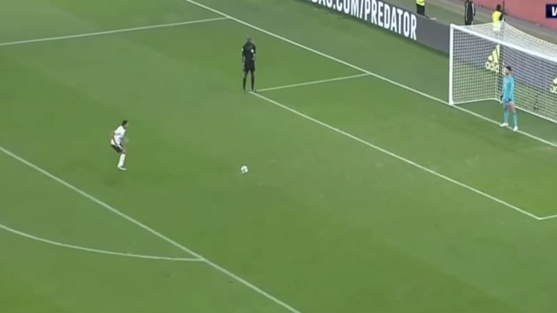 Đá penalty là gì? Định nghĩa cơ bản trong bóng đá