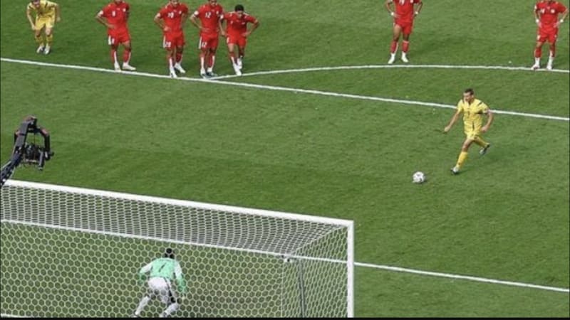 Các lỗi dẫn đến quả phạt đền theo luật FIFA