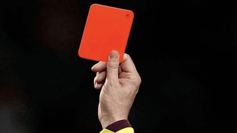 Thẻ đỏ trong bóng đá là gì?