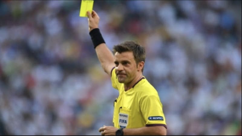 Tầm quan trọng của việc hiểu luật thẻ vàng đối với người mới